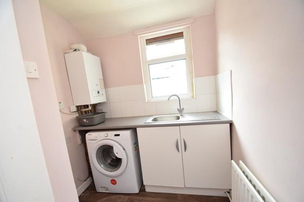 2 bedroom terraced house to rent - Photo 1