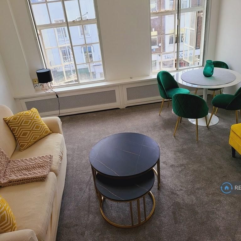 2 bedroom flat to rent - Photo 1