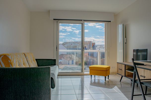Location Appartement 1 pièce 22m² LES SABLES D OLONNE 85100 - Photo 1