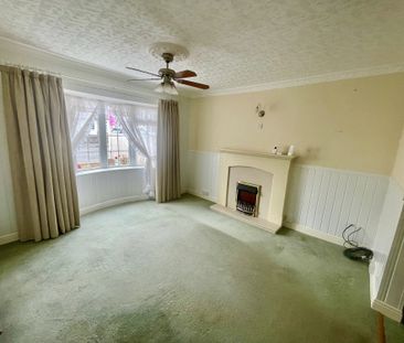 Nestled in Littleover Crescent,Derby this charming detached bungalo... - Photo 4