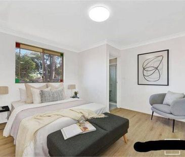 Split Level Townhouse - Photo 3