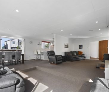 8 Stackhouse Avenue, Bishopdale - Photo 3