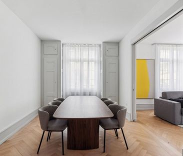 Magnificent furnished and renovated 113 m2 city center apartment - Photo 2