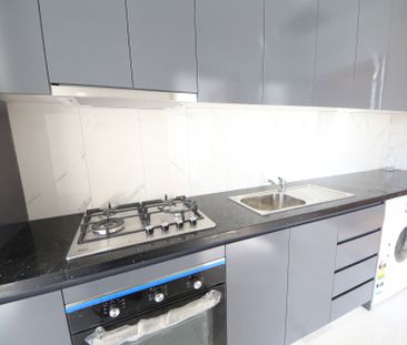 Near New Granny Flat with Own Access. - Photo 6