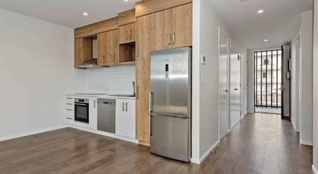 Great CBD location close to Hospital - Photo 2