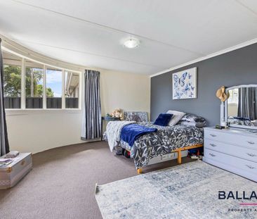 Spacious One Bedroom with Double Garage - Photo 3