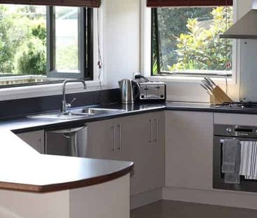 Modern Lynmore Home - Photo 3