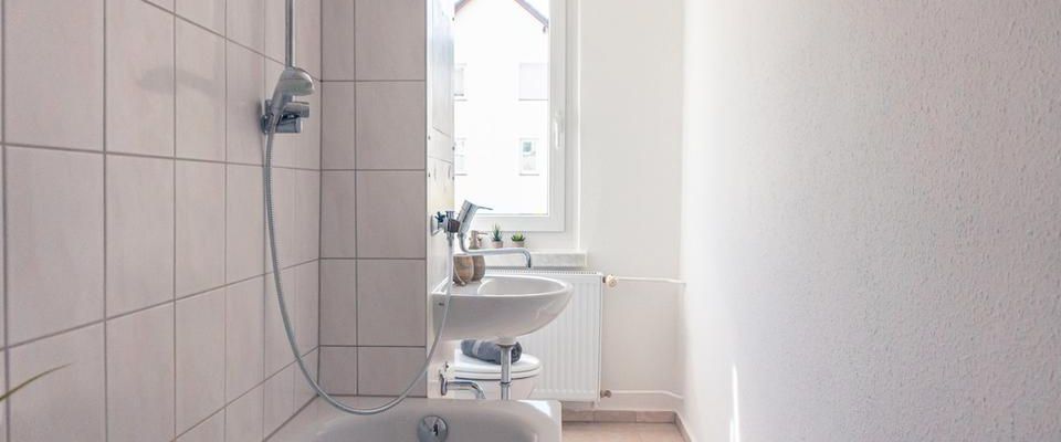 Helle 2-Raum-Wohnung mit Balkon - Foto 1