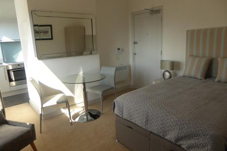 Studio to rent - Photo 2