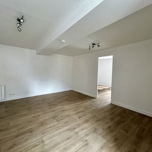 Location Appartement 2 pièces 39m² DOL DE BRETAGNE 35120 - Photo 2