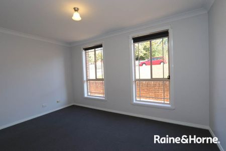 Delightful Dees - Close to Private Hospital & McKillop College - Available 5.12.2025 - Photo 2