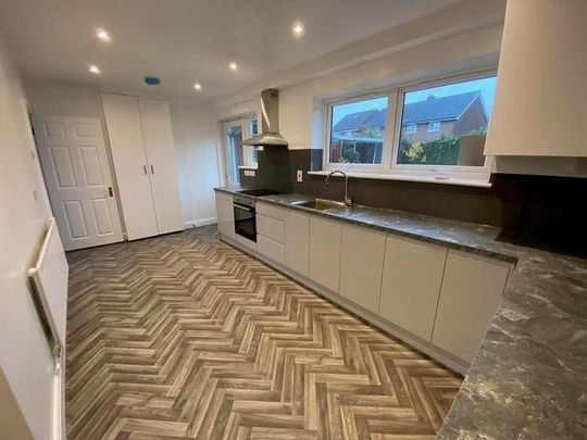 Ruskin Gardens, Harold Hill, Romford, RM3 - Photo 1