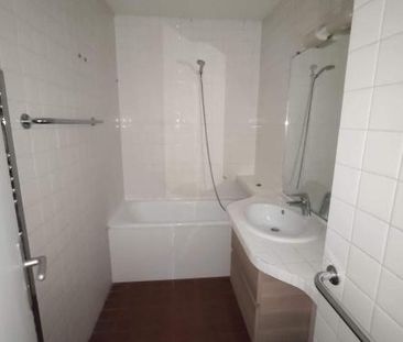 Location Appartement 2 pièces 39m² LYON 7ème - Photo 3