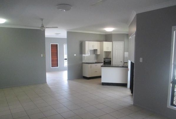 8 Lockyer Pl, Mount Louisa QLD 4814 - House For Rent | Domain - Photo 1
