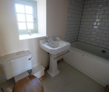 2 bedroom terraced house to rent - Photo 3