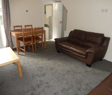 4 Bed Terrace house Hardy street. - Photo 2