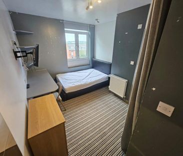 7 bedroom end of terrace house to rent - Photo 4