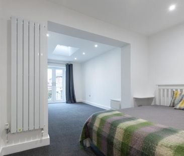 1 bedroom in a house share to rent - Photo 2