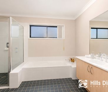 SPACIOUS LIVING IN A SOUGHT-AFTER LOCATIONS - Photo 4