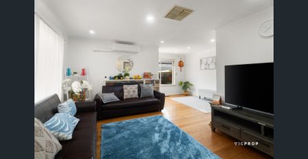 Comfortable Family Living in a Prime Lalor Location - Photo 3