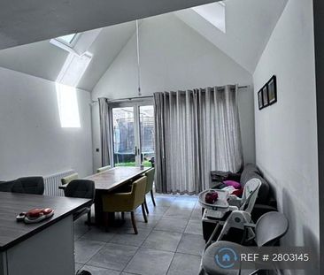 4 bedroom detached house to rent - Photo 1