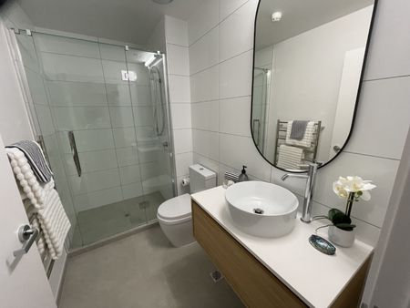 MODERN SPACIOUS BRAND NEW - TWO BEDROOM APARTMENT - WELLINGTON CITY - Photo 5