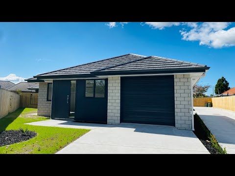 Near new two bedroom townhouse - Photo 1