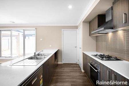 9 Grain Road, Wyndham Vale, VIC 3024 - Photo 3