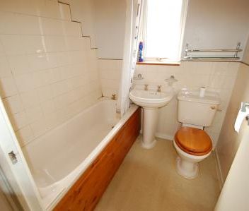 The Cloisters, Stapenhill, DE15 - Photo 6