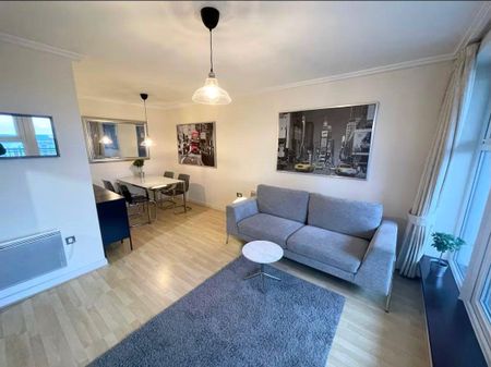 Station Approach, Woking, Surrey, GU22 7PE - Photo 3