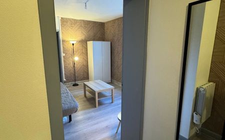 Appartement à louer 2 pièces • Valenciennes - Photo 3