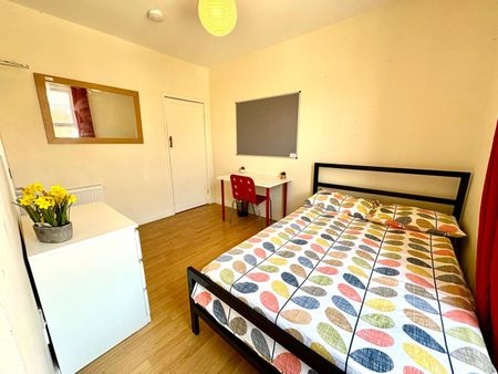 5 Bed Terraced House, Pomona St, S11 - Photo 4