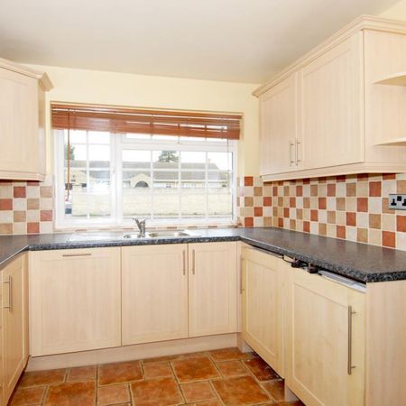 3 bedroom terraced house to rent - Photo 3
