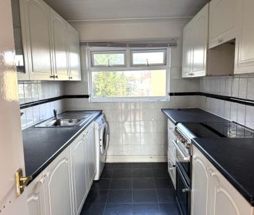 3 bedroom ground floor maisonette to rent - Photo 4