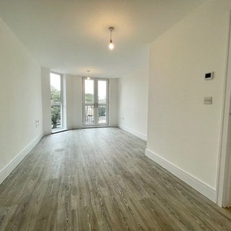 WestCliff Road, Bournemouth - Photo 1