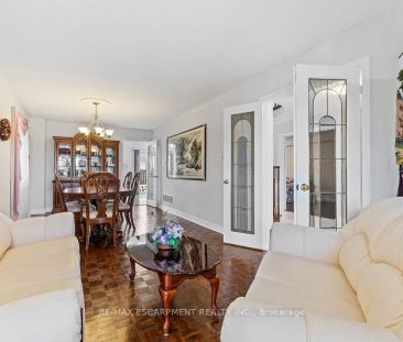 Detached Home For Lease | W9251835 - Photo 6