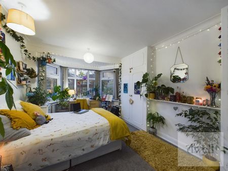 5 bedroom semi-detached house to rent - Photo 4