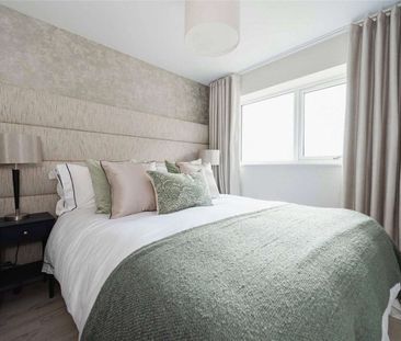 A first floor, 2 bedroom apartment in a gated community. - Photo 5