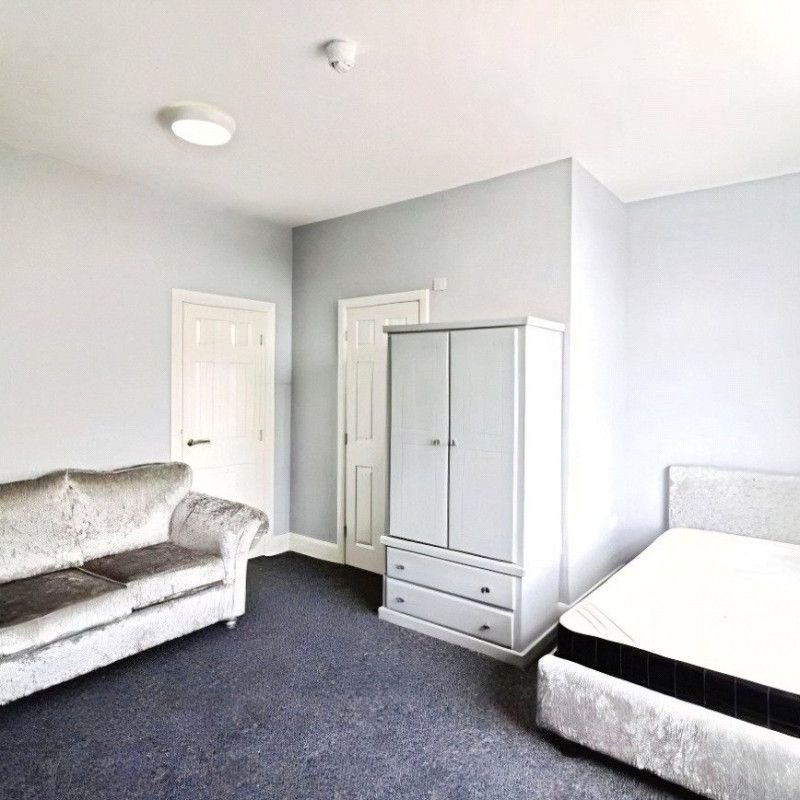 New North Road, Huddersfield, HD1 - Photo 1