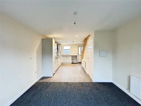 2 bedroom semi-detached house to rent - Photo 3