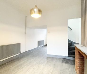 2 bedroom terraced house to rent - Photo 4