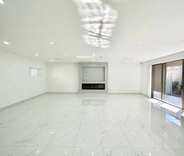 Prestige Gledswood Hills Living! - Photo 3