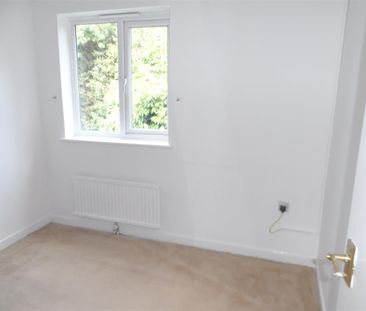 Jubilee Close, Pinner - Photo 6
