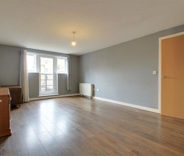 Ovaltine Drive, Kings Langley - Photo 3