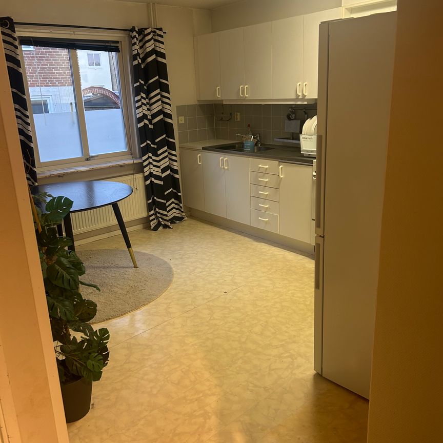 Regeringsgatan 9 - Foto 1