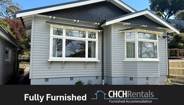 FULLY FURNISHED COMPLETELY RENOVATED CHARACTER BUNGALOW! - Photo 1