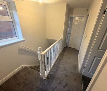 3 bedroom semi-detached house to rent - Photo 4