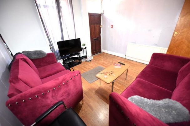 5 bedroom house to rent - Photo 1