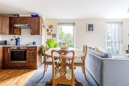 2 bedroom apartment to rent - Photo 3