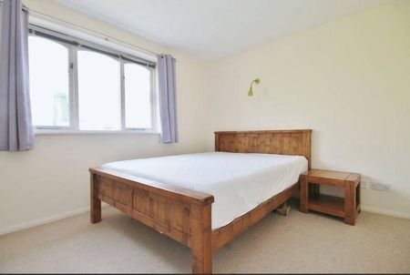 1 Bed Flat, Telegraph Place, E14 - Photo 3